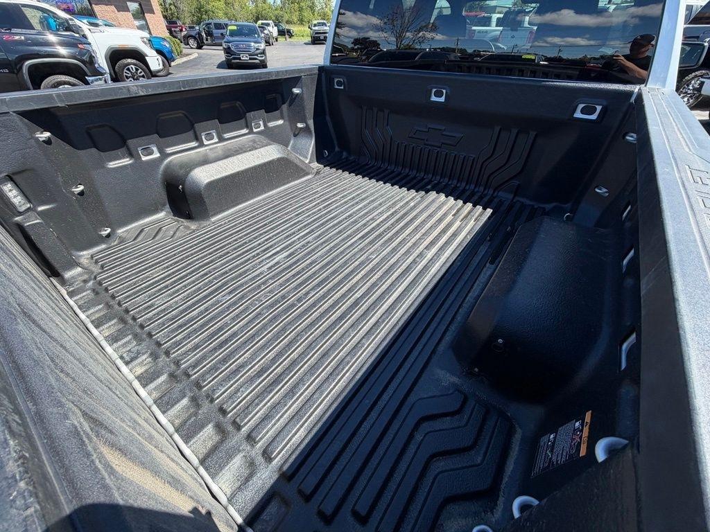 Chevrolet Silverado 1500 Custom Crew Cab Long Box 4WD 2021