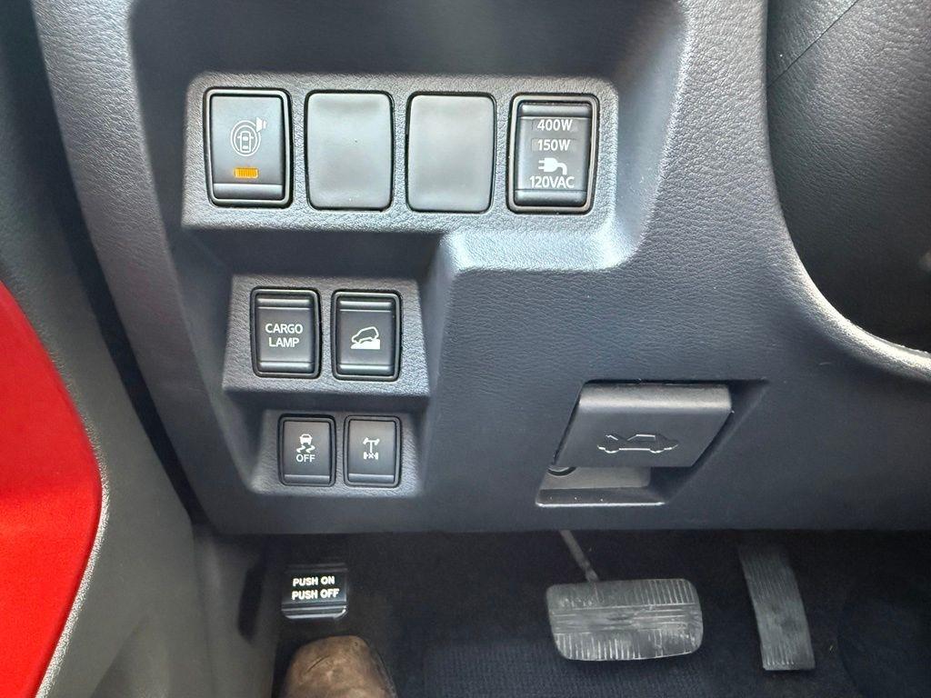 Nissan Frontier PRO-4X Crew Cab 4WD 2023