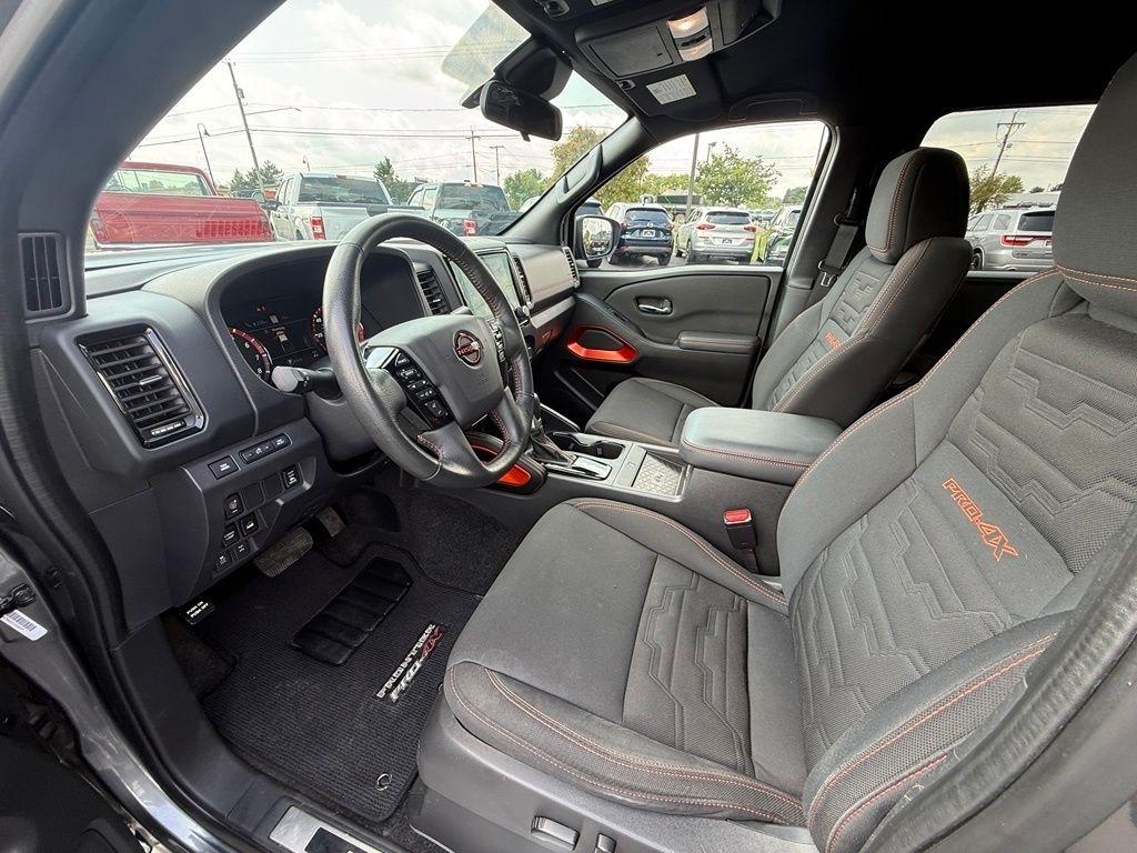 Nissan Frontier PRO-4X Crew Cab 4WD 2023