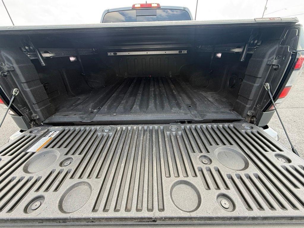 Nissan Frontier PRO-4X Crew Cab 4WD 2023