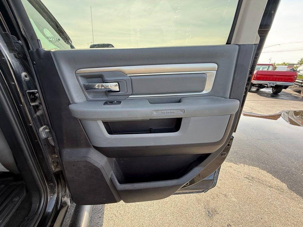 RAM 2500 SLT Crew Cab SWB 4WD 2016