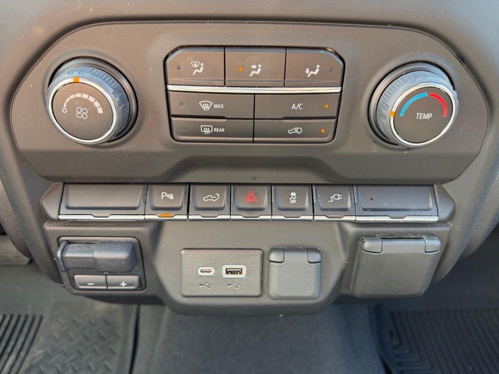 Chevrolet Silverado 2500HD Work Truck Crew Cab Long Box 4WD 2023