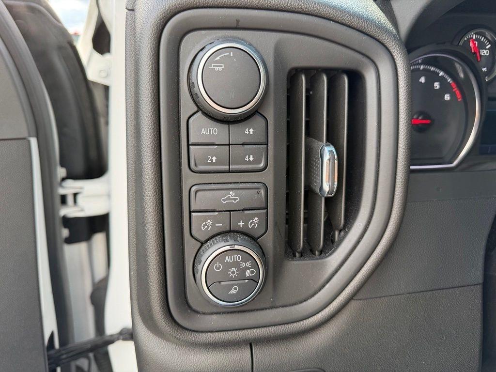 Chevrolet Silverado 2500HD Work Truck Crew Cab Long Box 4WD 2023