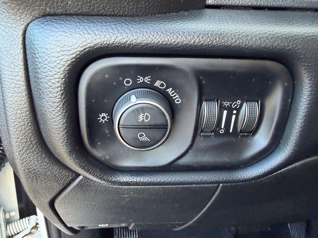 RAM 3500 Big Horn Crew Cab SWB 4WD 2019