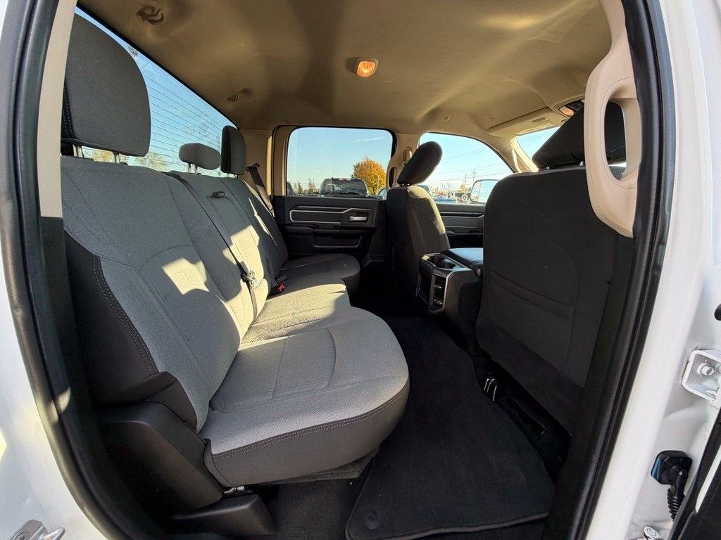 RAM 3500 Big Horn Crew Cab SWB 4WD 2019