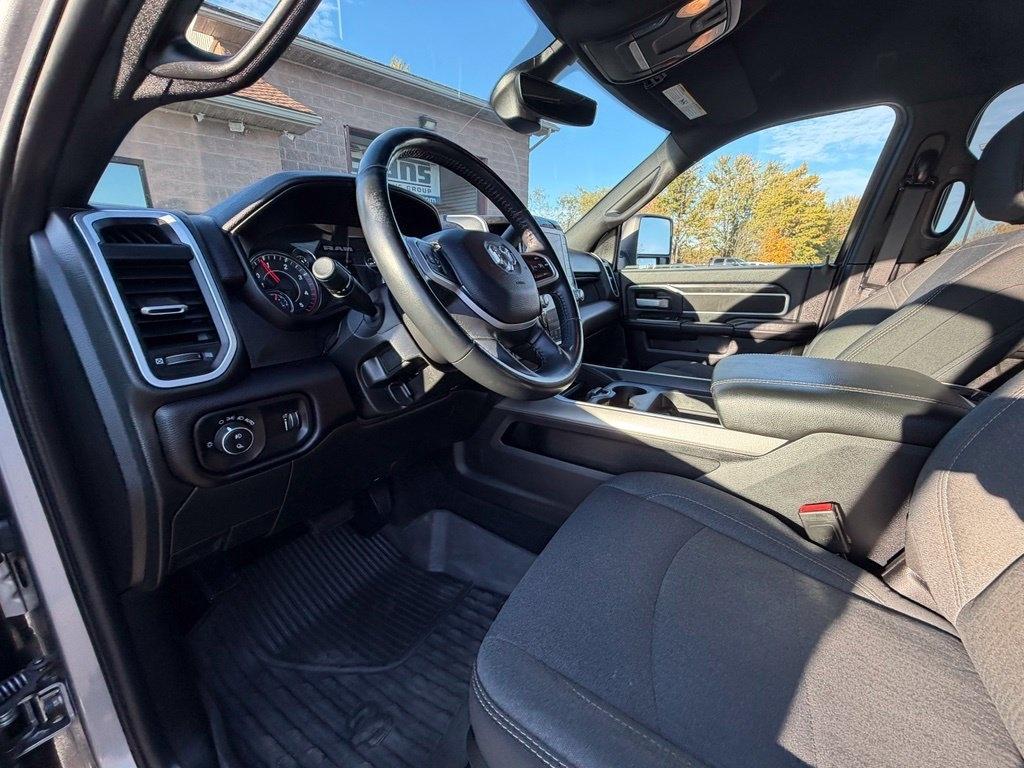RAM 2500 Tradesman Crew Cab SWB 4WD 2024