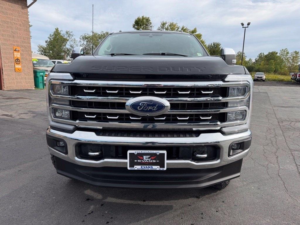 Ford F-350 SD Lariat Crew Cab 4WD DRW 2023