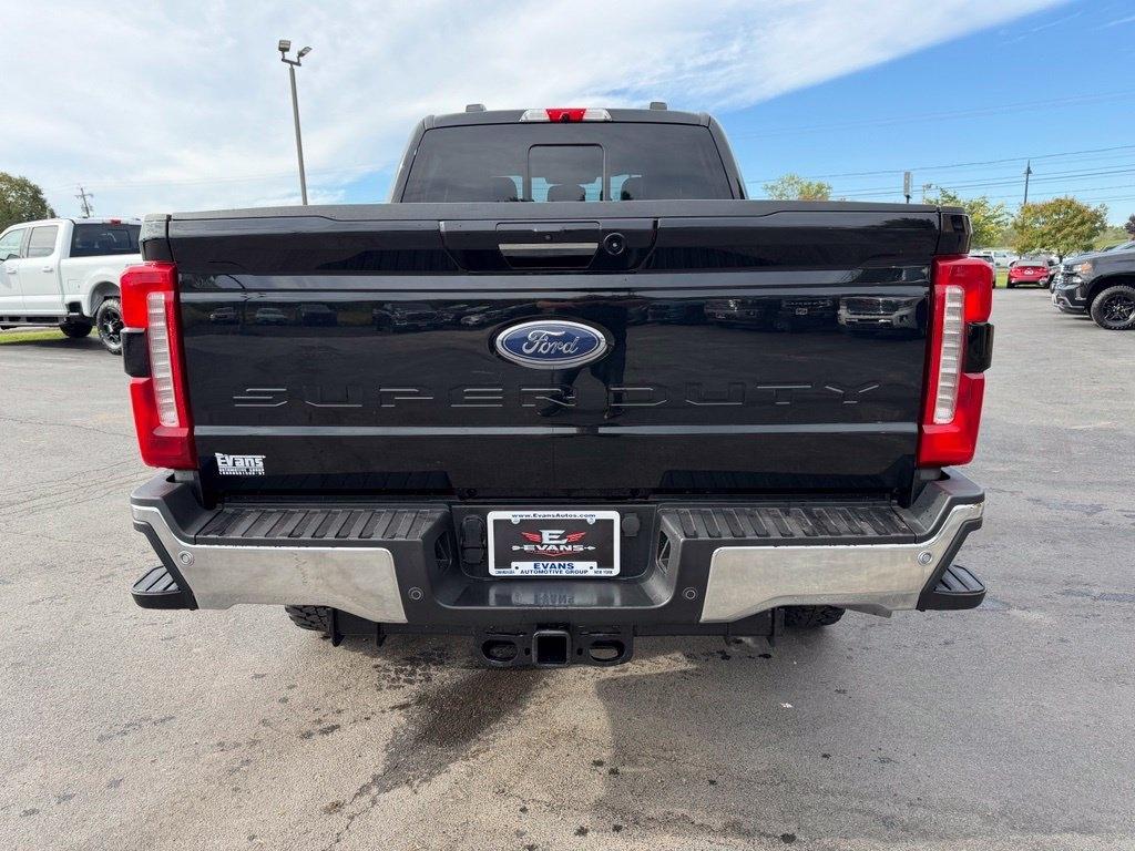 Ford F-350 SD Lariat Crew Cab 4WD DRW 2023