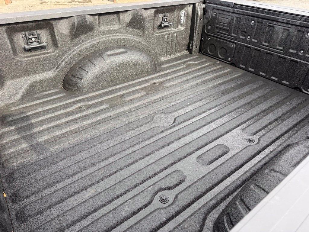 Ford F-350 SD Lariat Crew Cab 4WD DRW 2023