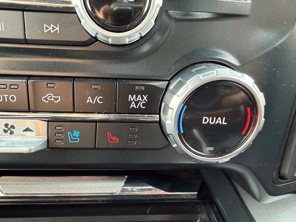 Ford F-350 SD Lariat Crew Cab 4WD DRW 2023