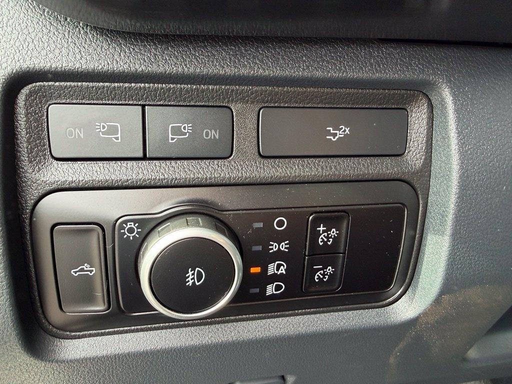 Ford F-350 SD Lariat Crew Cab 4WD DRW 2023