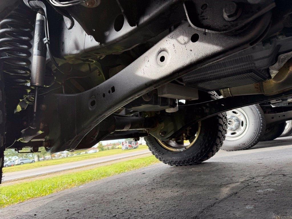 Ford F-350 SD Lariat Crew Cab 4WD DRW 2023