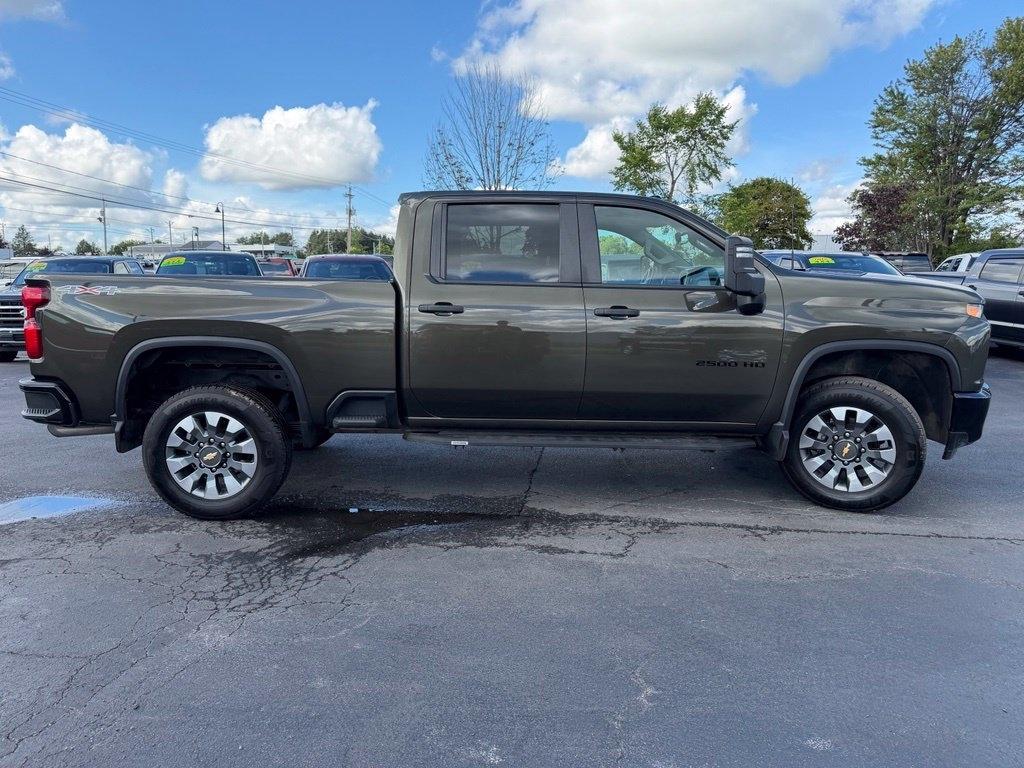 Chevrolet Silverado 2500HD Custom Crew Cab Short Box 4WD 2022