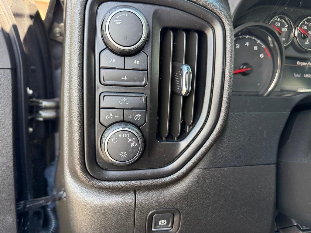 Chevrolet Silverado 2500HD Custom Crew Cab Short Box 4WD 2022