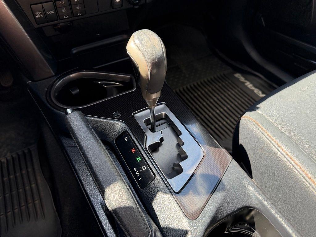 Toyota RAV4 SE 4WD 2017
