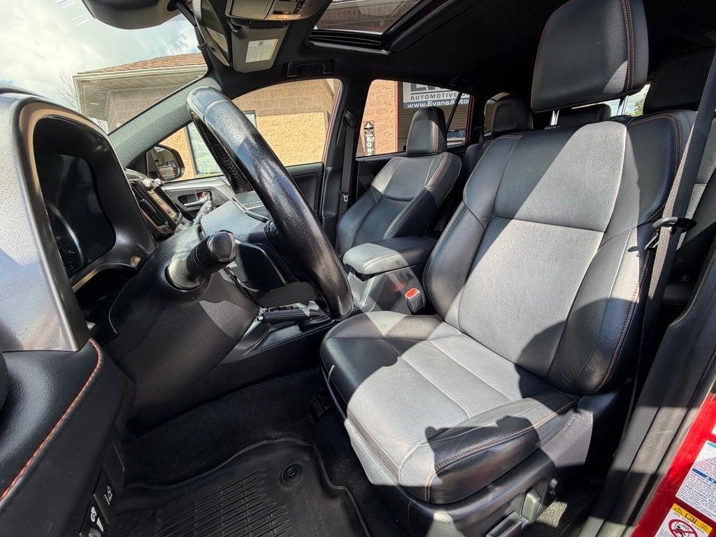 Toyota RAV4 SE 4WD 2017