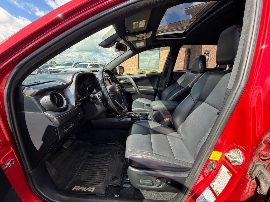 Toyota RAV4 SE 4WD 2017