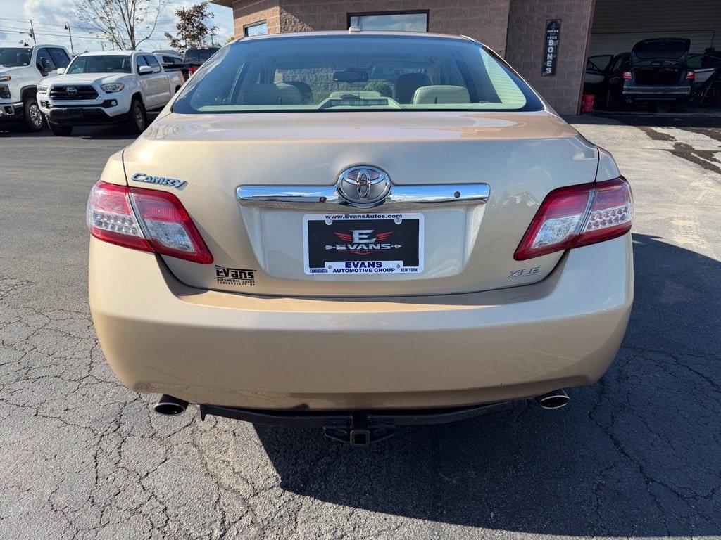 Toyota Camry XLE V6 6-Spd AT 2010