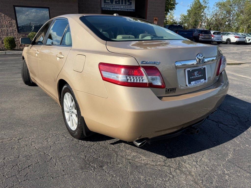 Toyota Camry XLE V6 6-Spd AT 2010