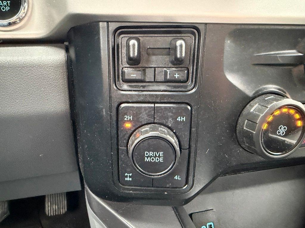 Ford F-250 SD XLT Crew Cab 4WD 2023