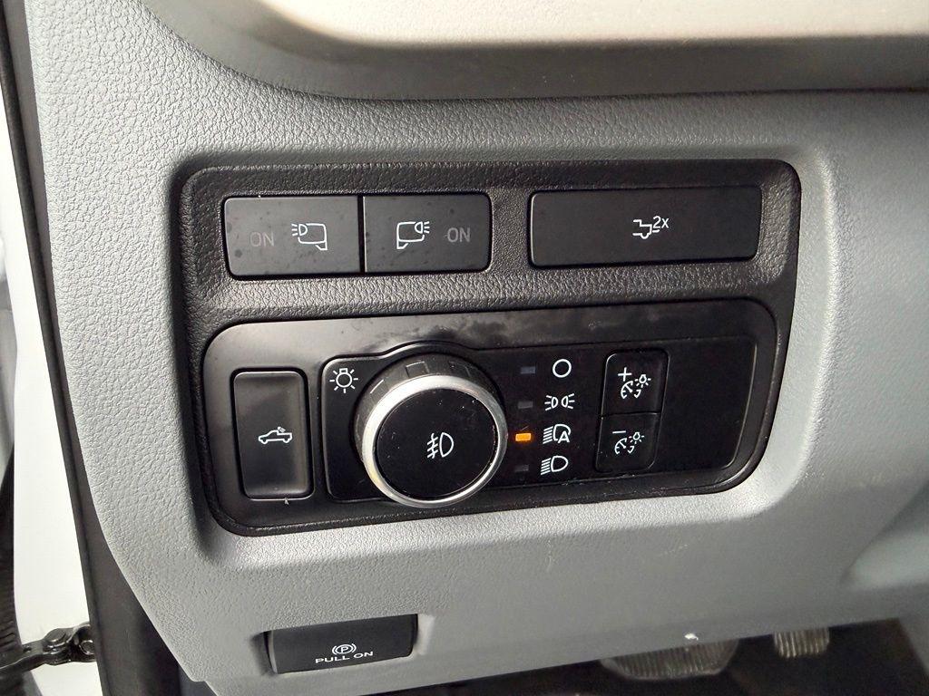 Ford F-250 SD XLT Crew Cab 4WD 2023