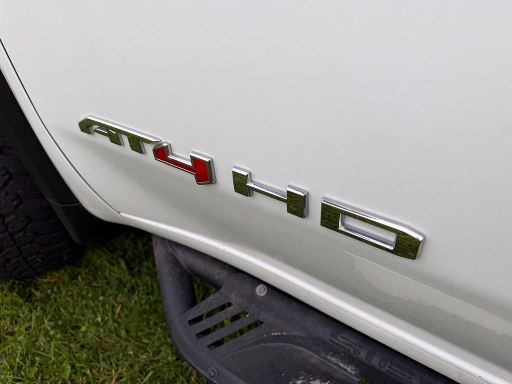 GMC Sierra 2500HD AT4 Crew Cab 4WD 2022