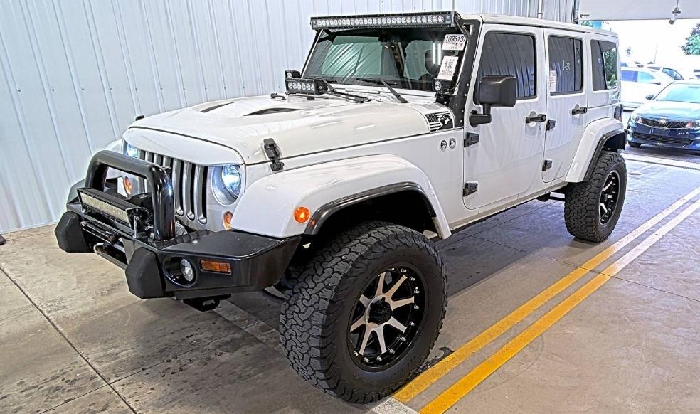 Jeep Wrangler Unlimited Sahara 4WD 2017