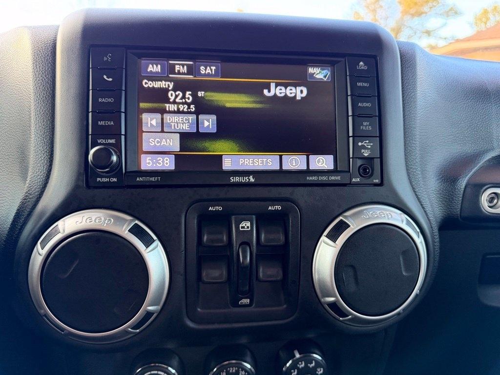 Jeep Wrangler Unlimited Sahara 4WD 2017