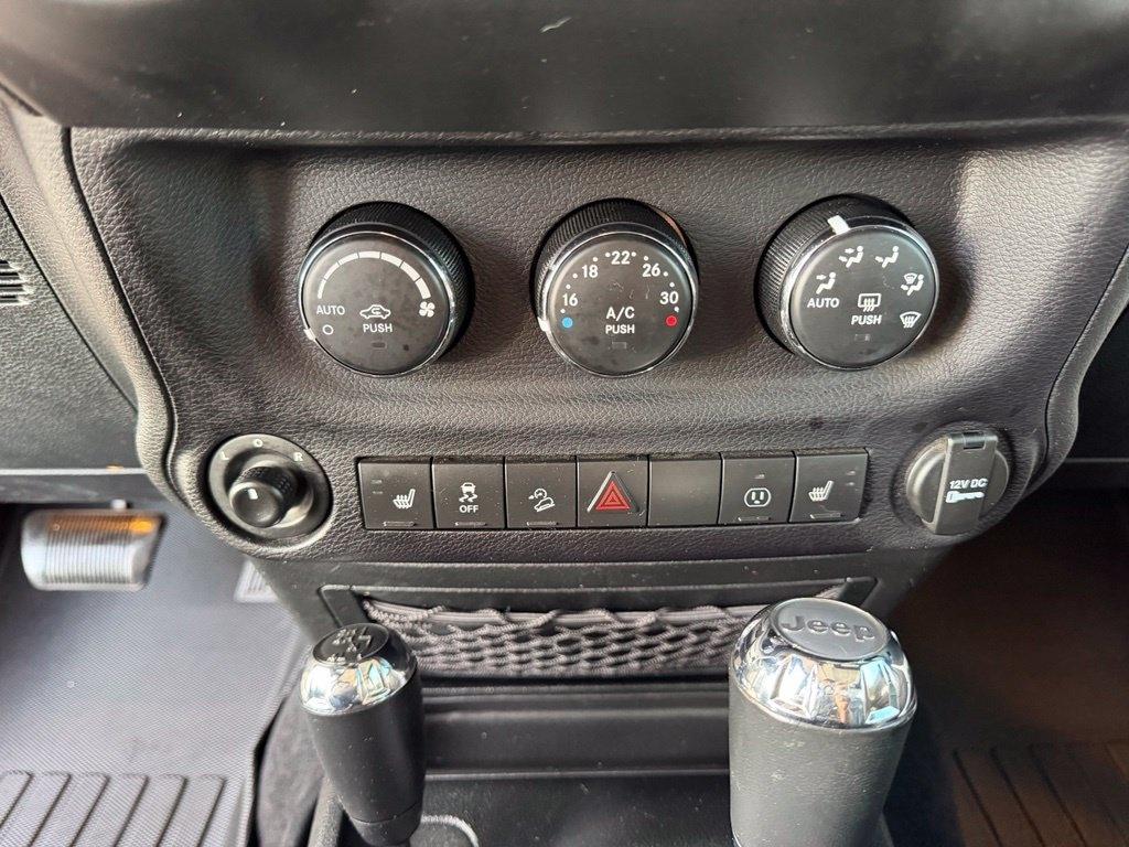 Jeep Wrangler Unlimited Sahara 4WD 2017
