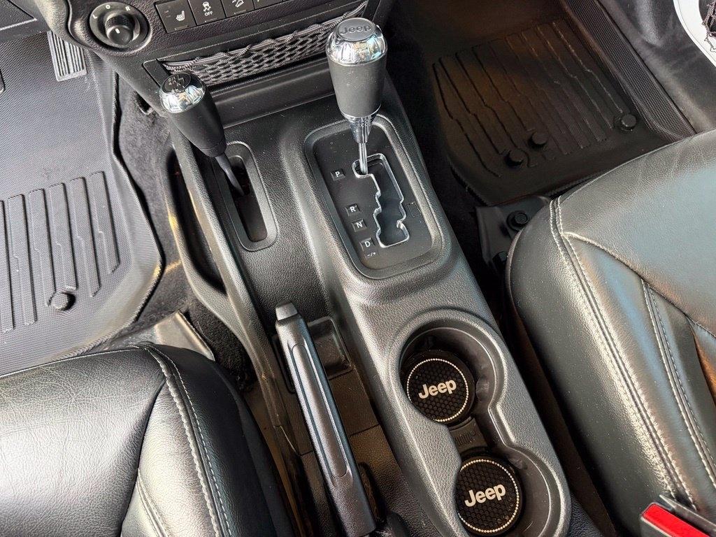 Jeep Wrangler Unlimited Sahara 4WD 2017