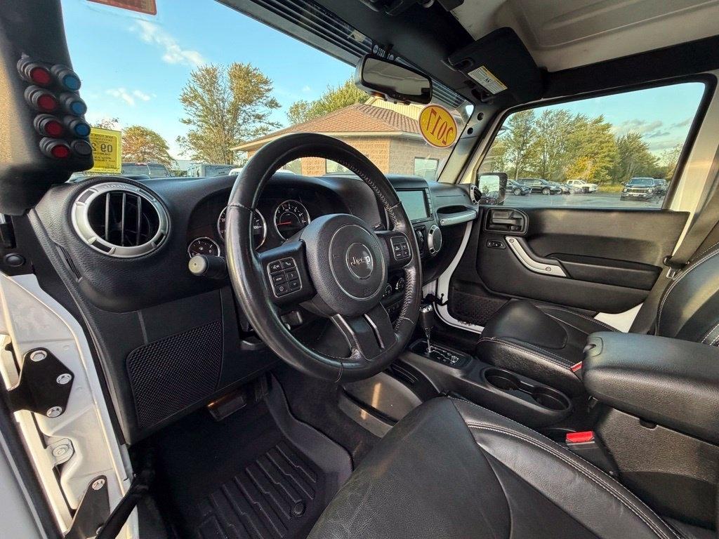 Jeep Wrangler Unlimited Sahara 4WD 2017