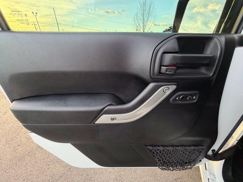 Jeep Wrangler Unlimited Sahara 4WD 2017