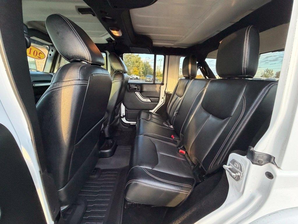Jeep Wrangler Unlimited Sahara 4WD 2017