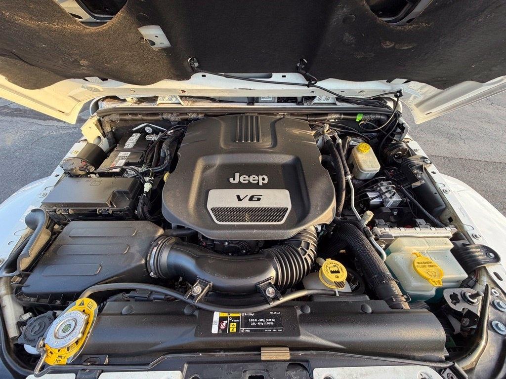 Jeep Wrangler Unlimited Sahara 4WD 2017