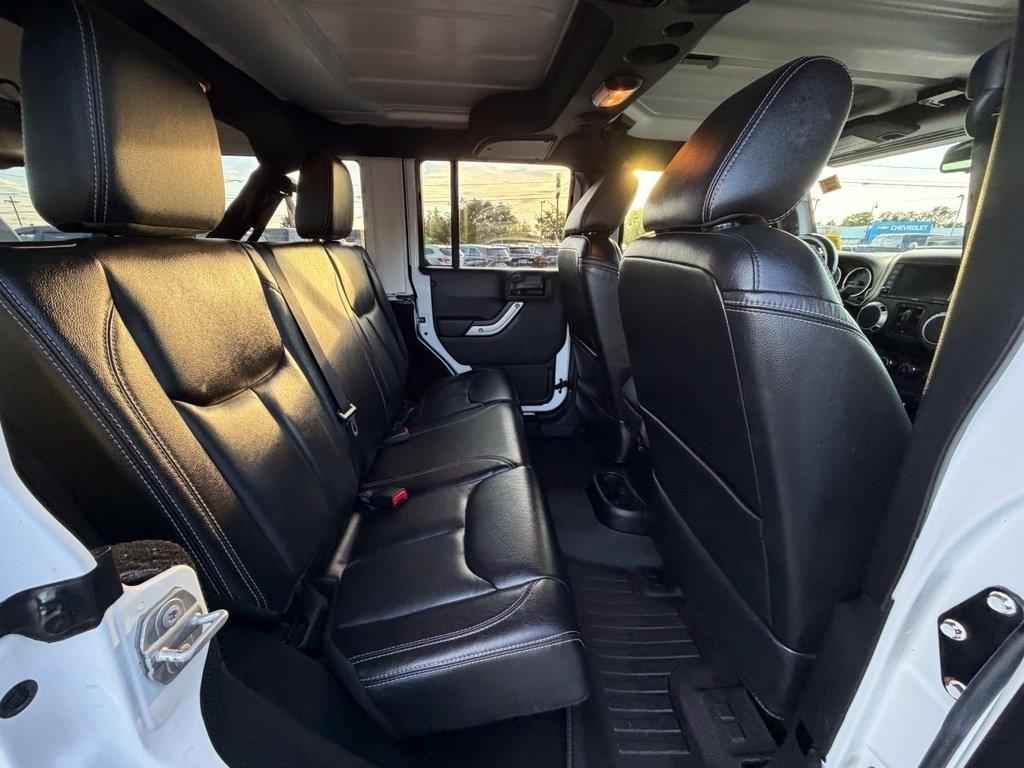 Jeep Wrangler Unlimited Sahara 4WD 2017