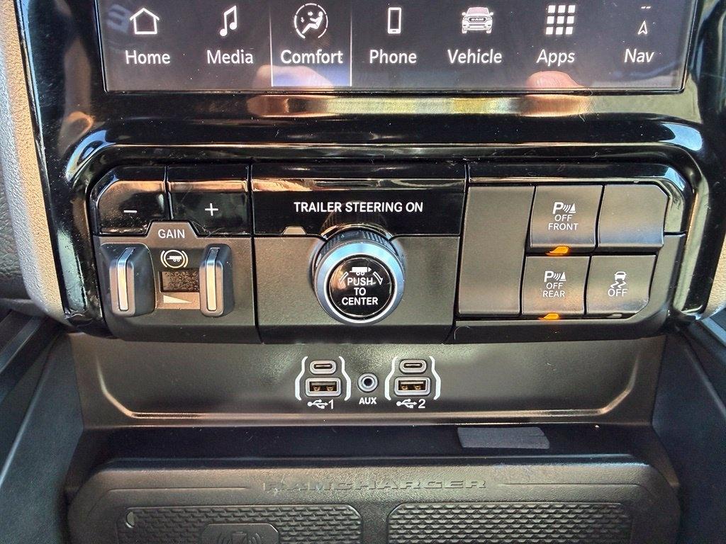 RAM 1500 Big Horn Quad Cab 4WD 2025