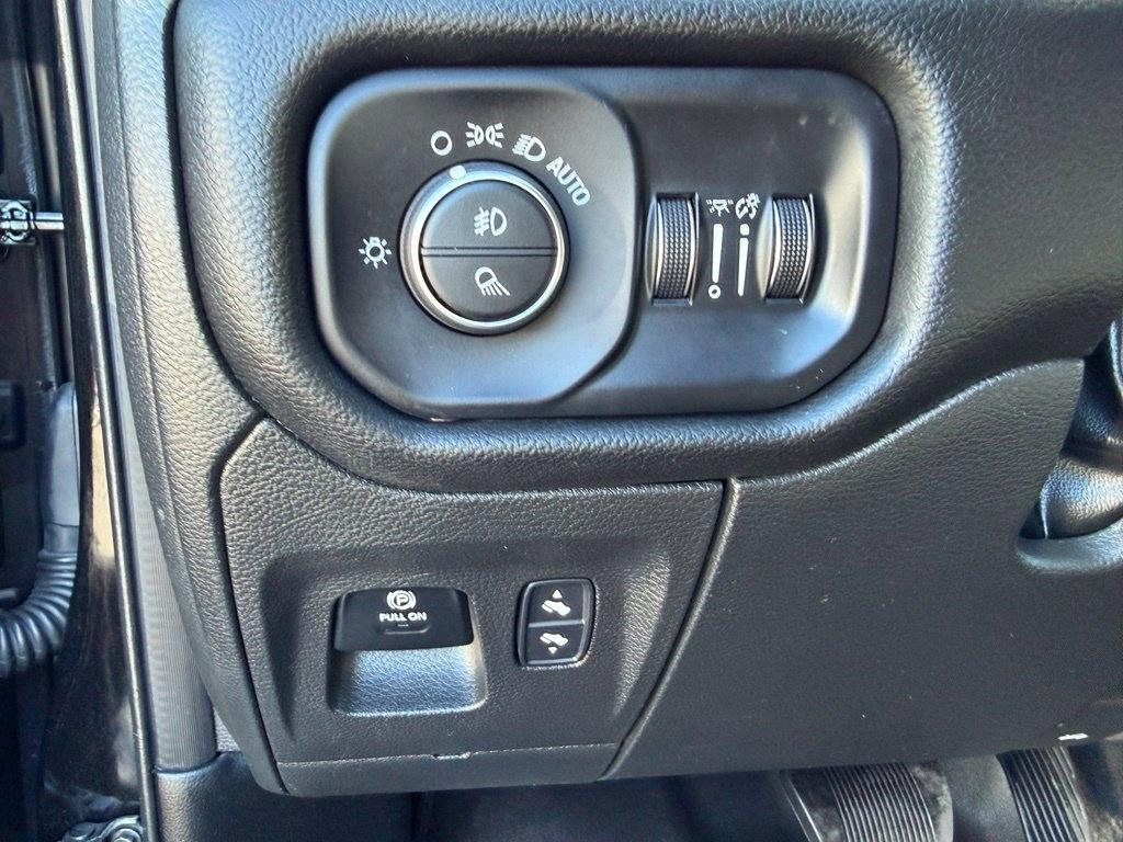 RAM 1500 Big Horn Quad Cab 4WD 2025