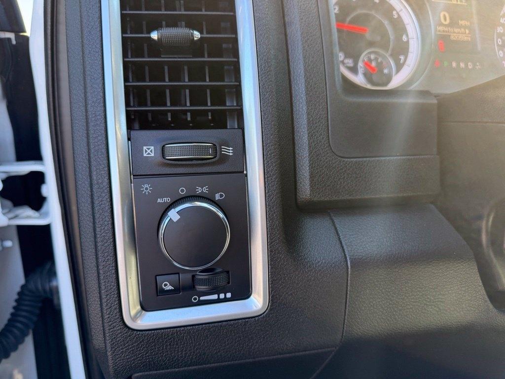 RAM 1500 Tradesman Regular Cab LWB 4WD 2022