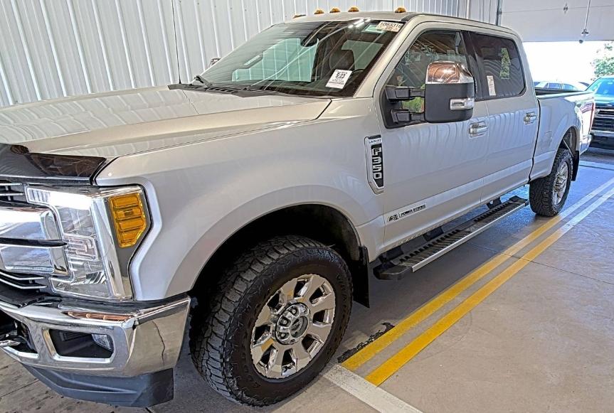 Ford F-350 SD Lariat Crew Cab 4WD 2017