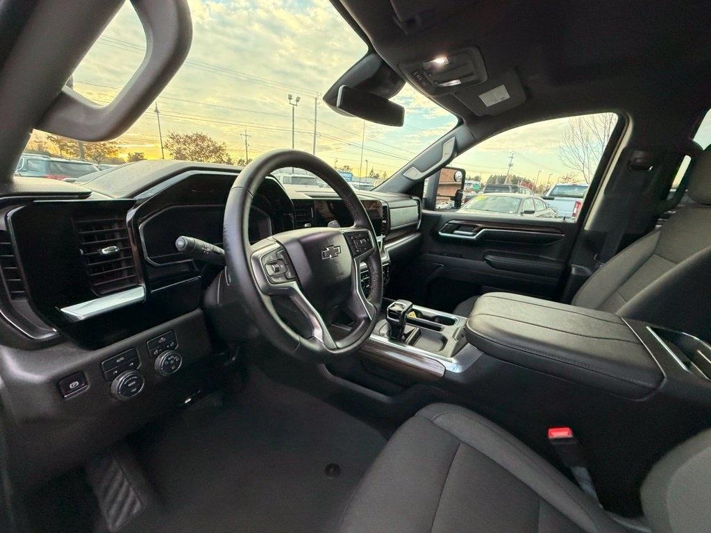 Chevrolet Silverado 1500 RST Crew Cab 4WD 2024