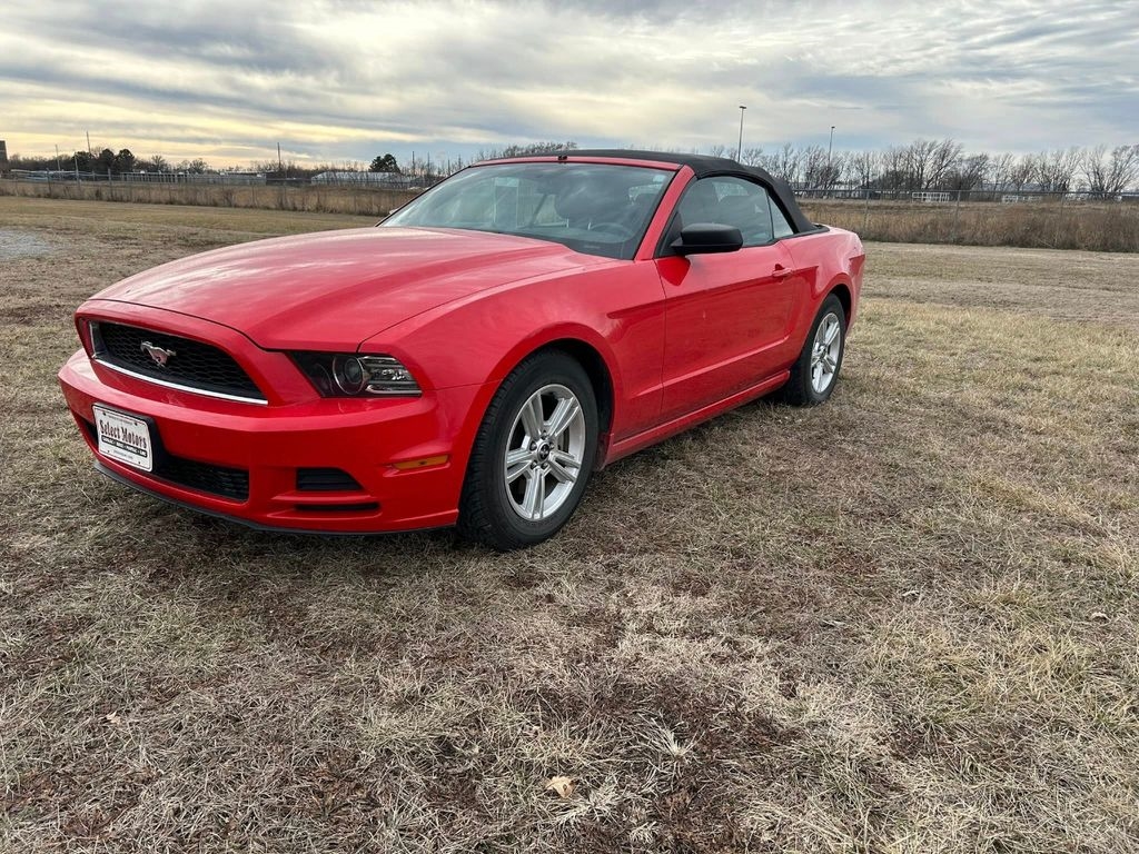 2014 Ford Mustang V6 Convertible