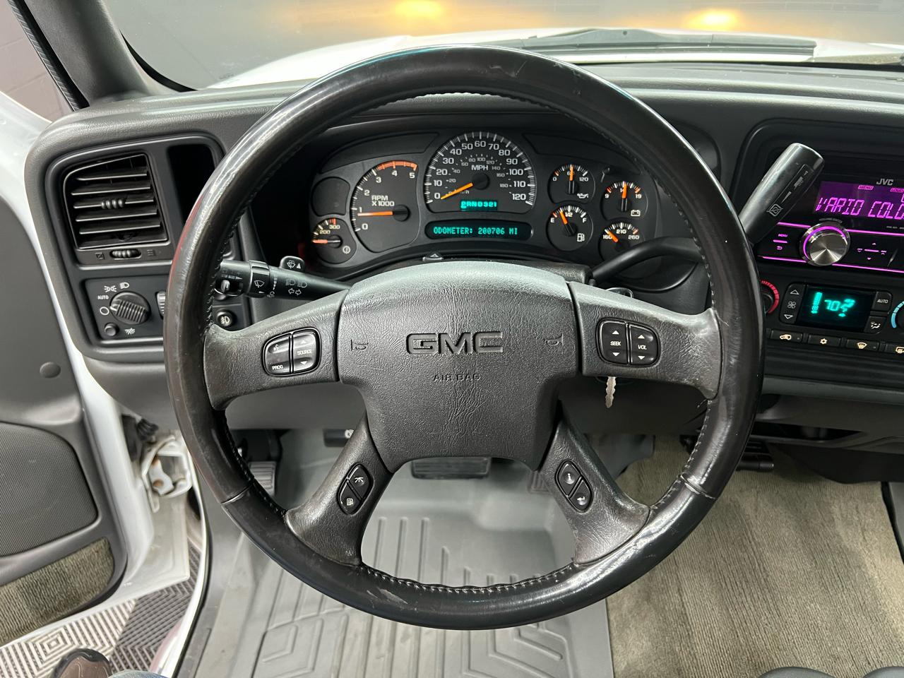 GMC Sierra 2500HD  2005