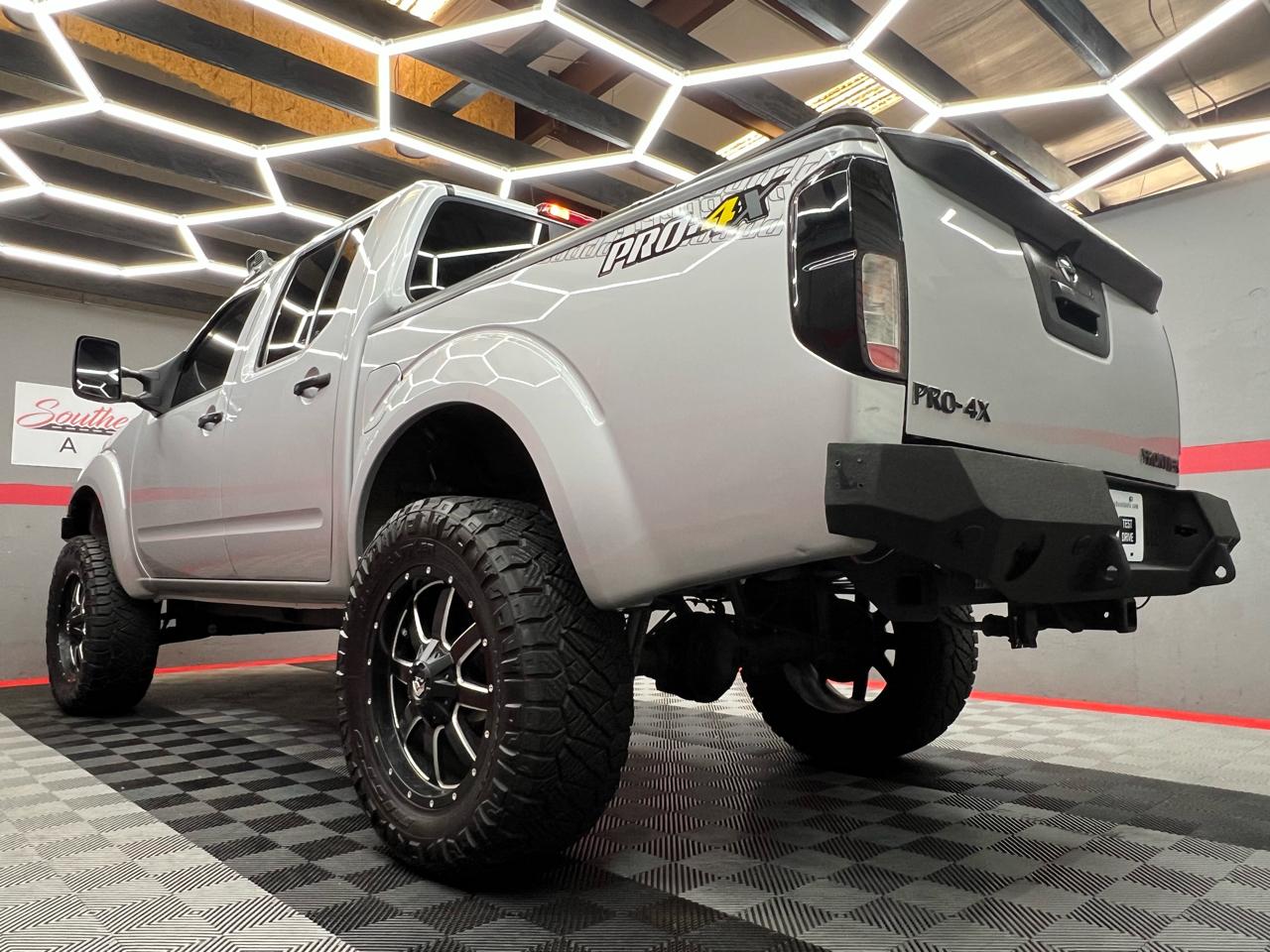 Nissan Frontier PRO-4X Crew Cab 4WD 2019