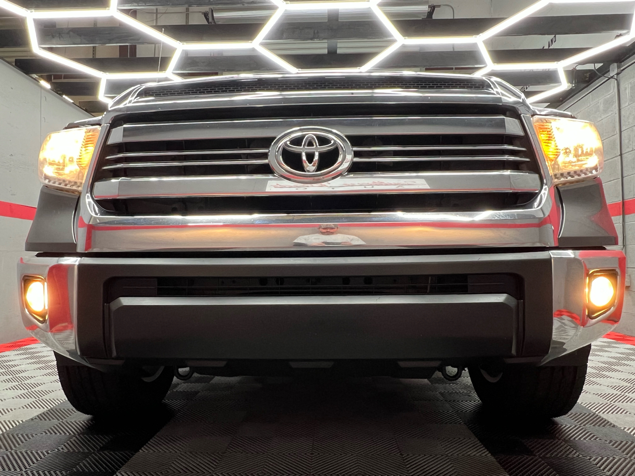 Toyota Tundra SR5 4.6L V8 Double Cab 2WD 2017 Toyota Tundra SR5 4.6L V8 Double Cab 2WD 2017