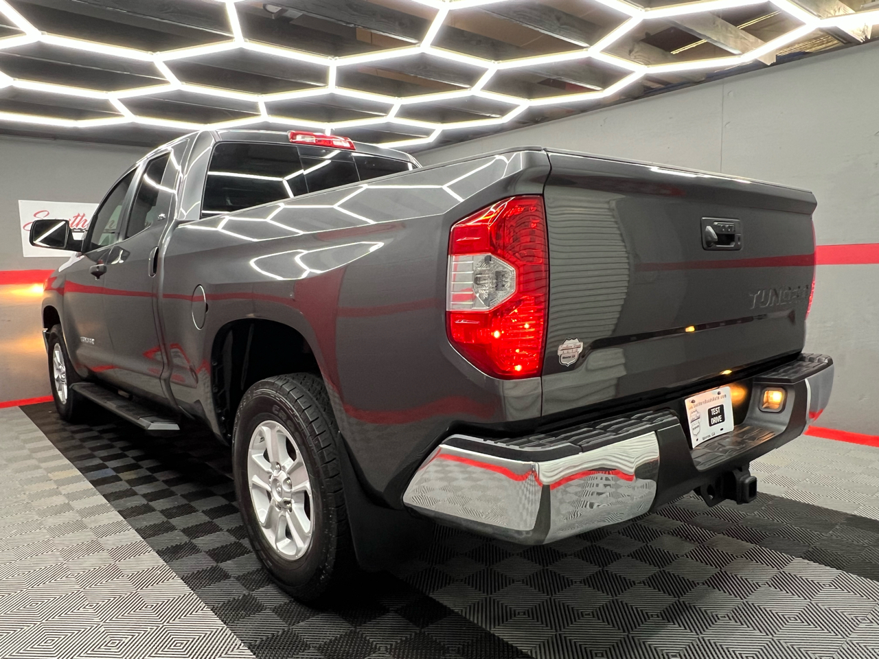 Toyota Tundra SR5 4.6L V8 Double Cab 2WD 2017 Toyota Tundra SR5 4.6L V8 Double Cab 2WD 2017