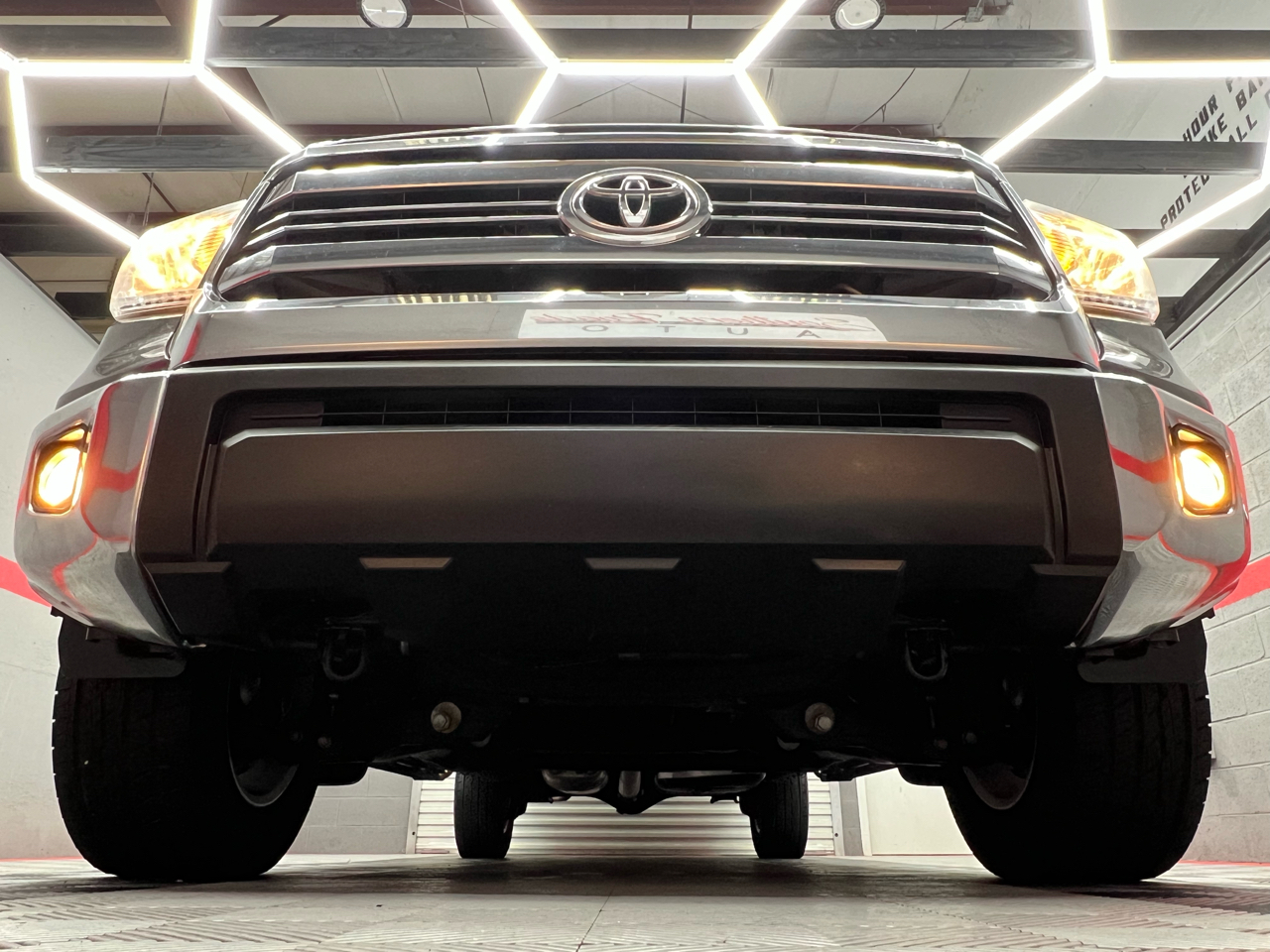 Toyota Tundra SR5 4.6L V8 Double Cab 2WD 2017 Toyota Tundra SR5 4.6L V8 Double Cab 2WD 2017