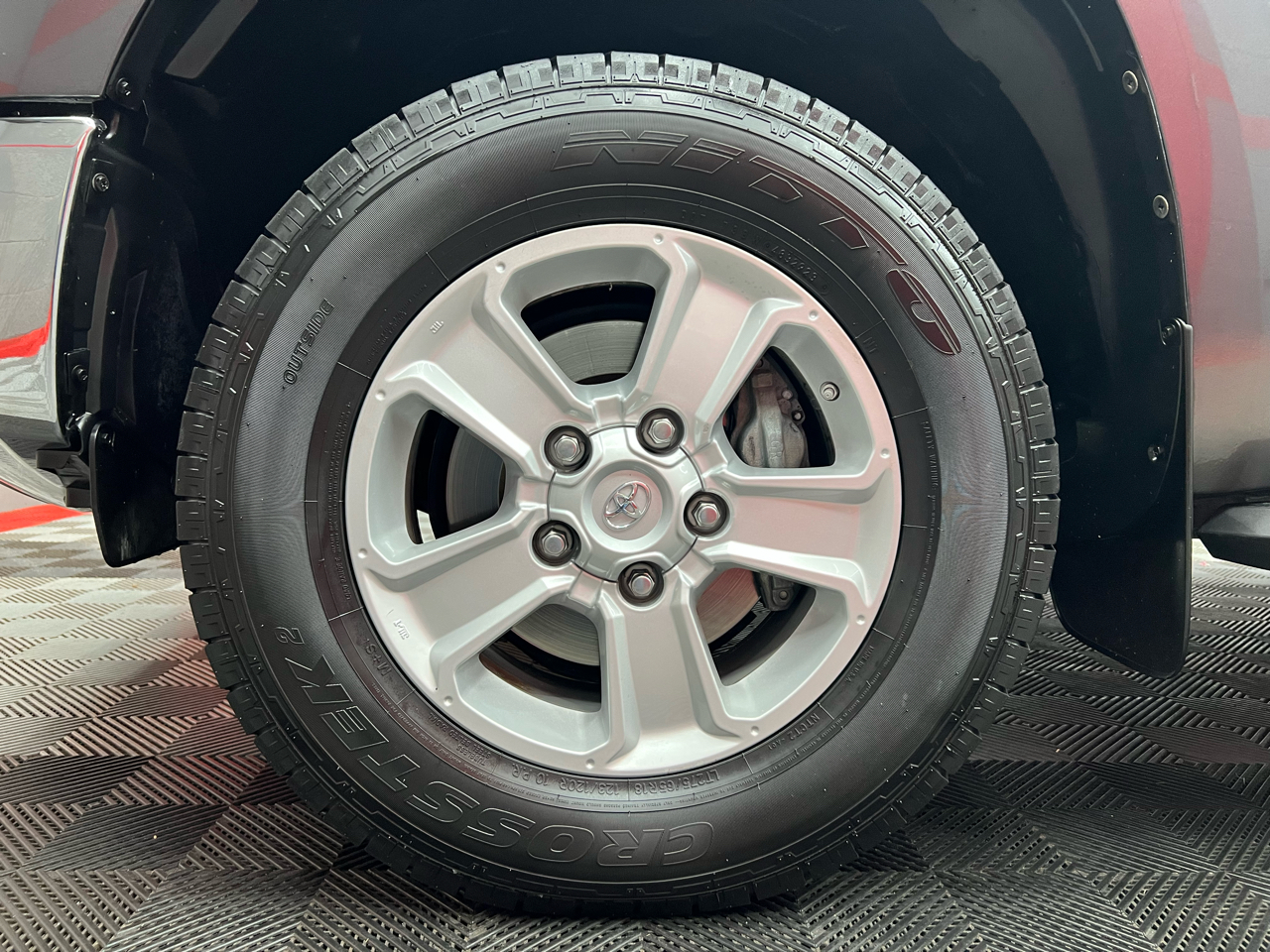 Toyota Tundra SR5 4.6L V8 Double Cab 2WD 2017 Toyota Tundra SR5 4.6L V8 Double Cab 2WD 2017