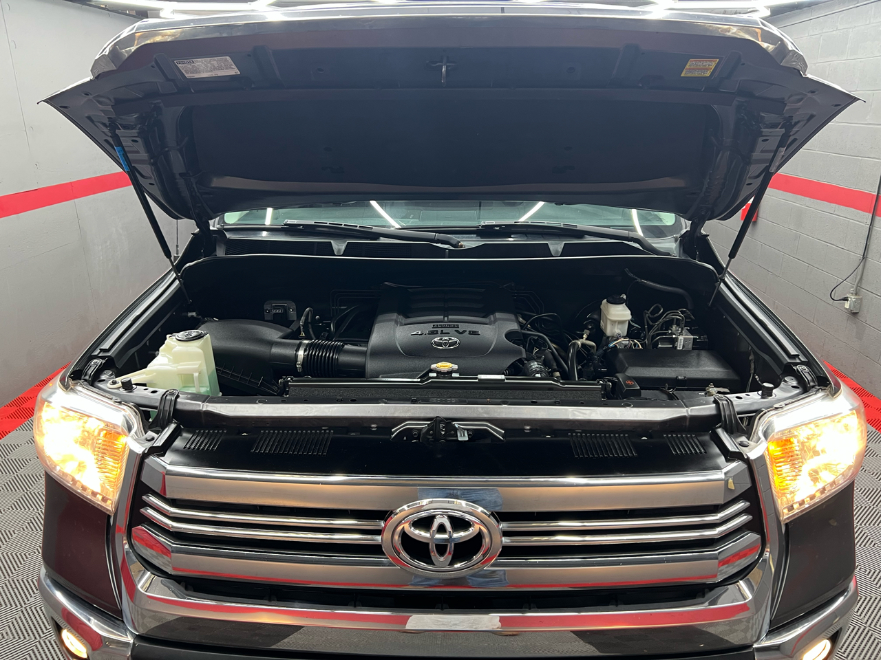 Toyota Tundra SR5 4.6L V8 Double Cab 2WD 2017 Toyota Tundra SR5 4.6L V8 Double Cab 2WD 2017