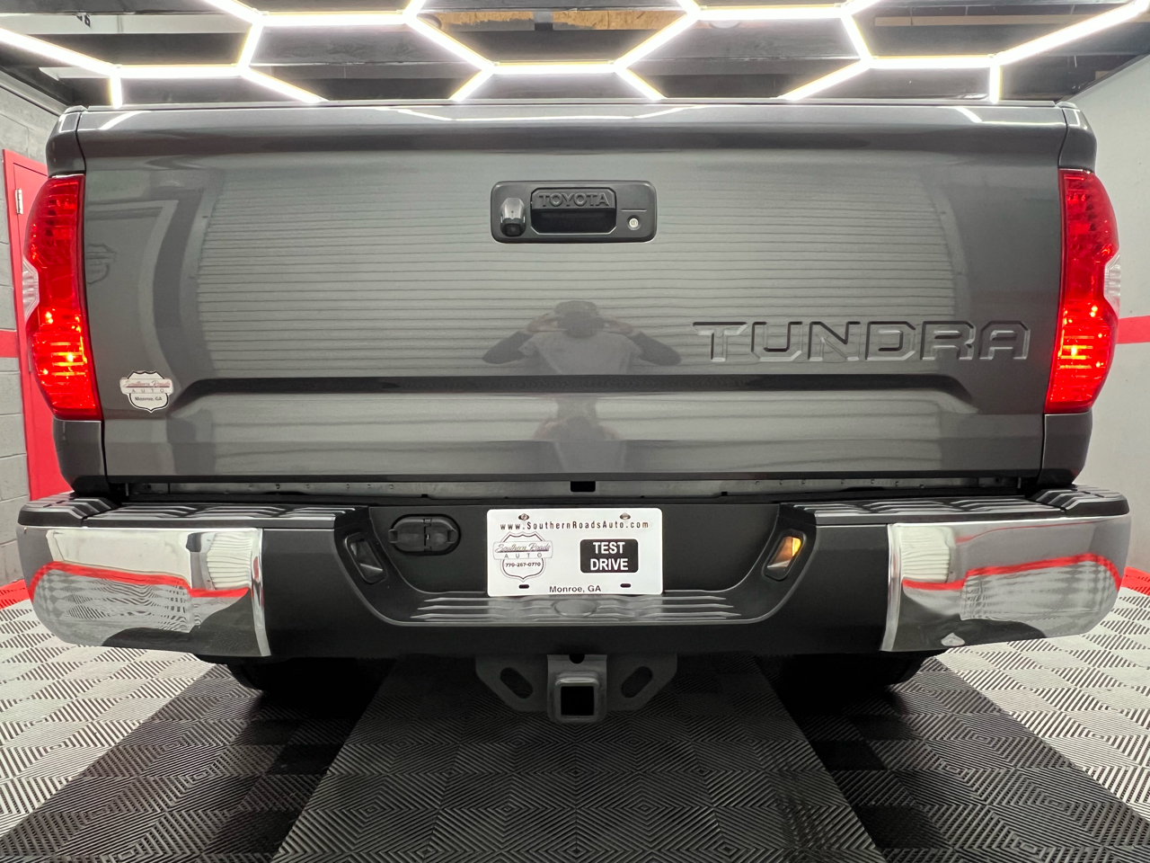 Toyota Tundra SR5 4.6L V8 Double Cab 2WD 2017 Toyota Tundra SR5 4.6L V8 Double Cab 2WD 2017