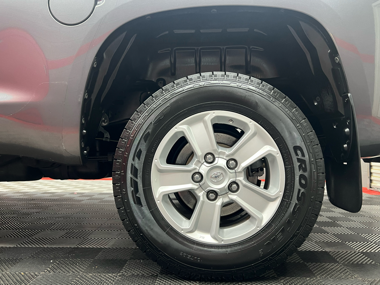 Toyota Tundra SR5 4.6L V8 Double Cab 2WD 2017 Toyota Tundra SR5 4.6L V8 Double Cab 2WD 2017